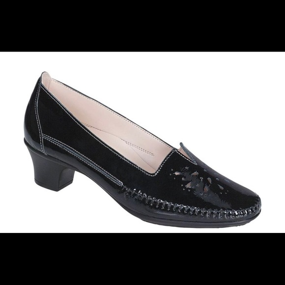SAS Sonyo Slip on heel. Women’s black size 8 WIDE. - Picture 2 of 5
